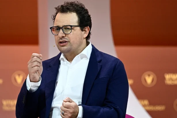 Anthropic CEO AI Warning: White-Collar Jobs at Risk