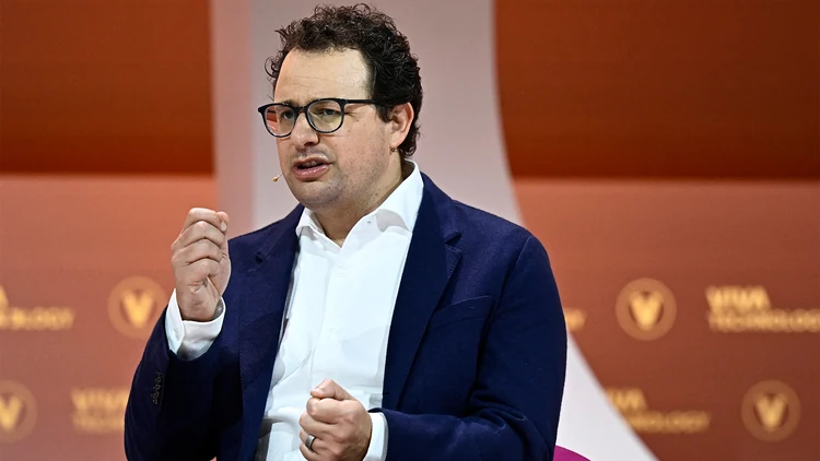 Anthropic CEO AI Warning: White-Collar Jobs at Risk